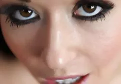Mommy shows Sisi (AMATEUR HOME PRIVATE)